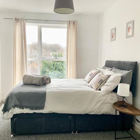 Simple 2-Bedroom 1.5 Bath Apartment In Thornhill Southampton Exteriör bild