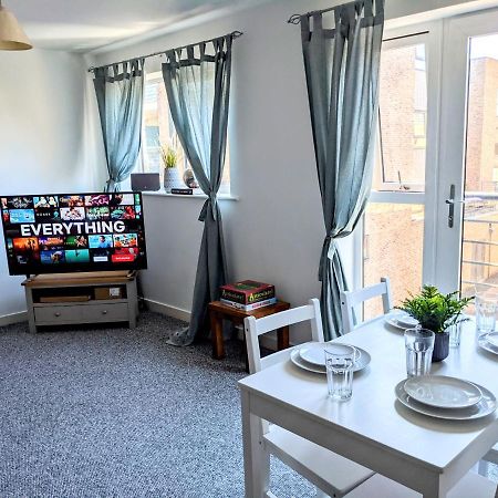 Simple 2-Bedroom 1.5 Bath Apartment In Thornhill Southampton Exteriör bild