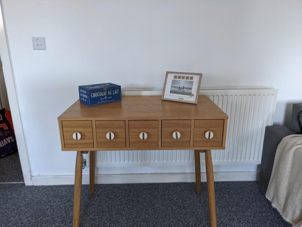 Simple 2-Bedroom 1.5 Bath Apartment In Thornhill Southampton Exteriör bild