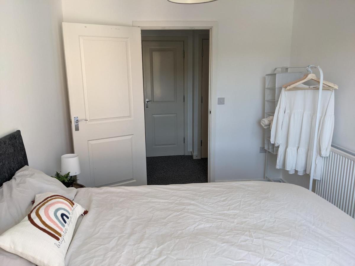 Simple 2-Bedroom 1.5 Bath Apartment In Thornhill Southampton Exteriör bild