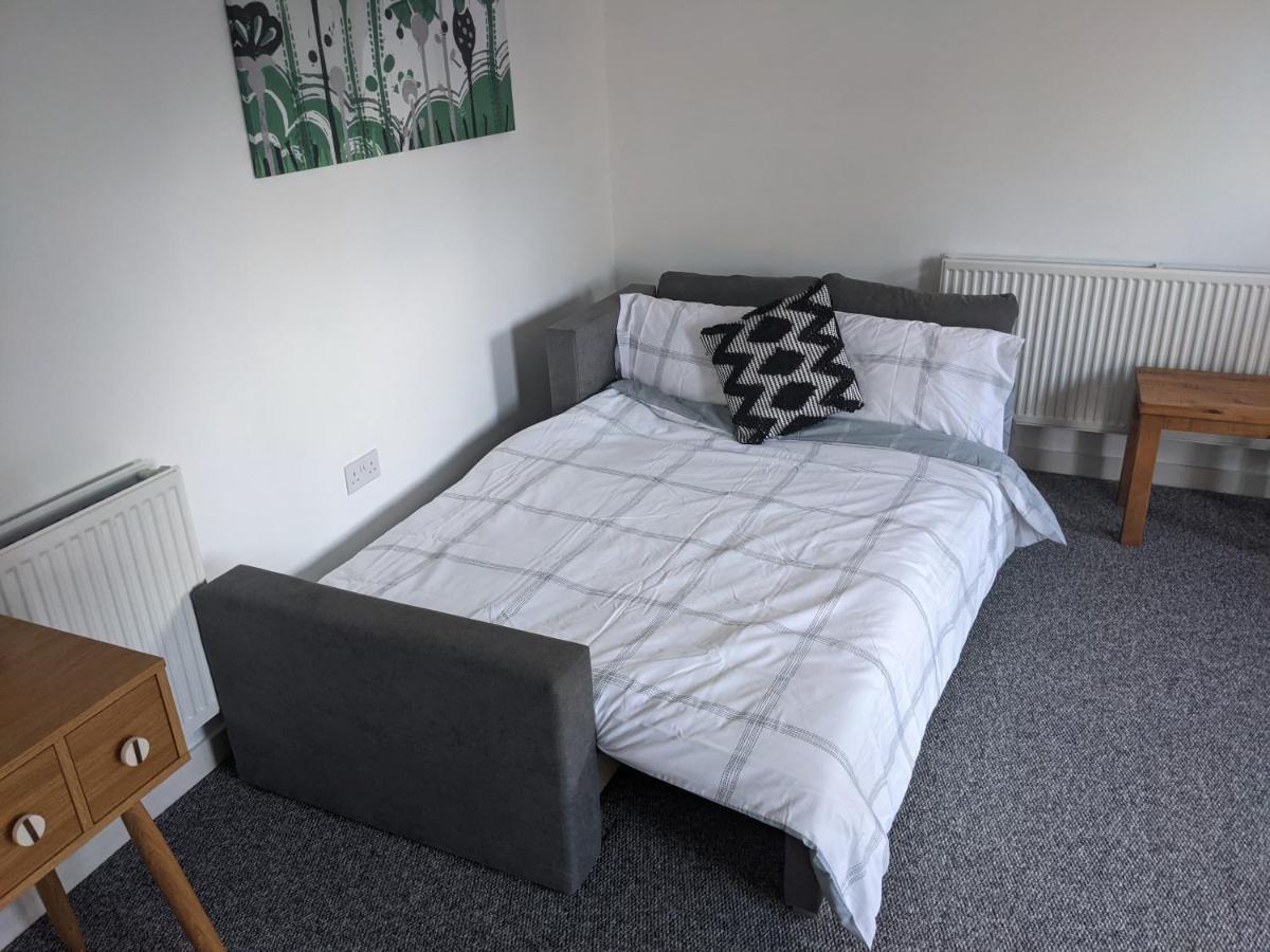 Simple 2-Bedroom 1.5 Bath Apartment In Thornhill Southampton Exteriör bild