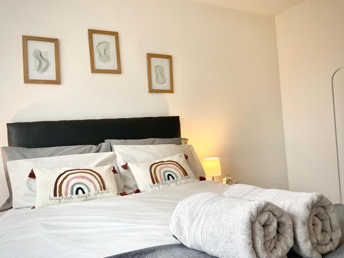 Simple 2-Bedroom 1.5 Bath Apartment In Thornhill Southampton Exteriör bild