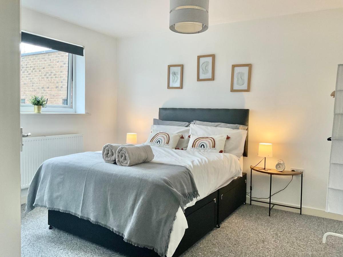 Simple 2-Bedroom 1.5 Bath Apartment In Thornhill Southampton Exteriör bild