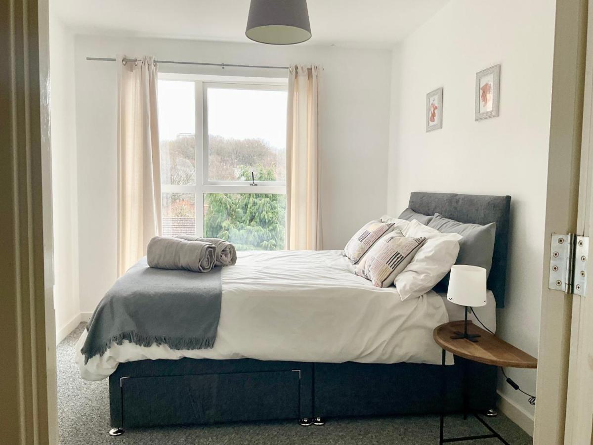 Simple 2-Bedroom 1.5 Bath Apartment In Thornhill Southampton Exteriör bild