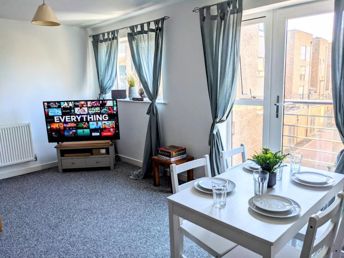 Simple 2-Bedroom 1.5 Bath Apartment In Thornhill Southampton Exteriör bild
